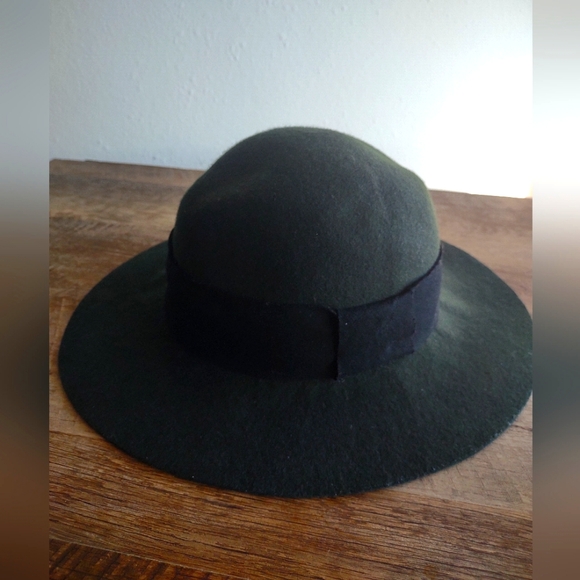 Zara Accessories - Zara Women's Olive Green Hat